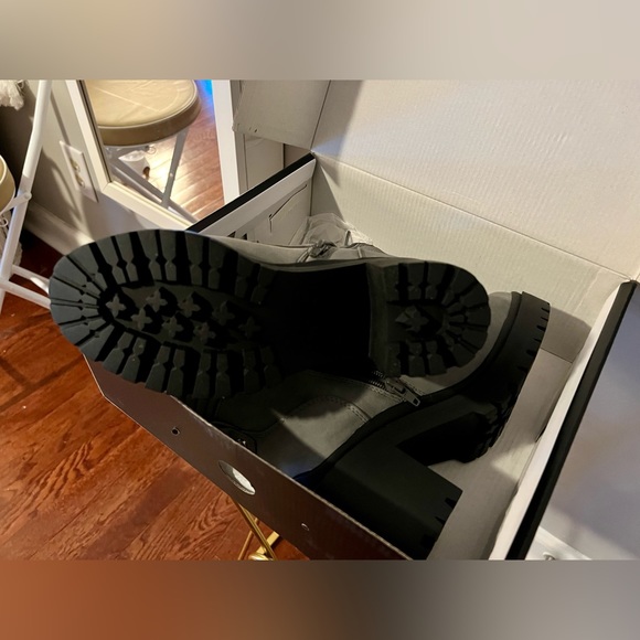 Nine West Women’s Lug Sole Heeled Booties - Picture 6 of 8